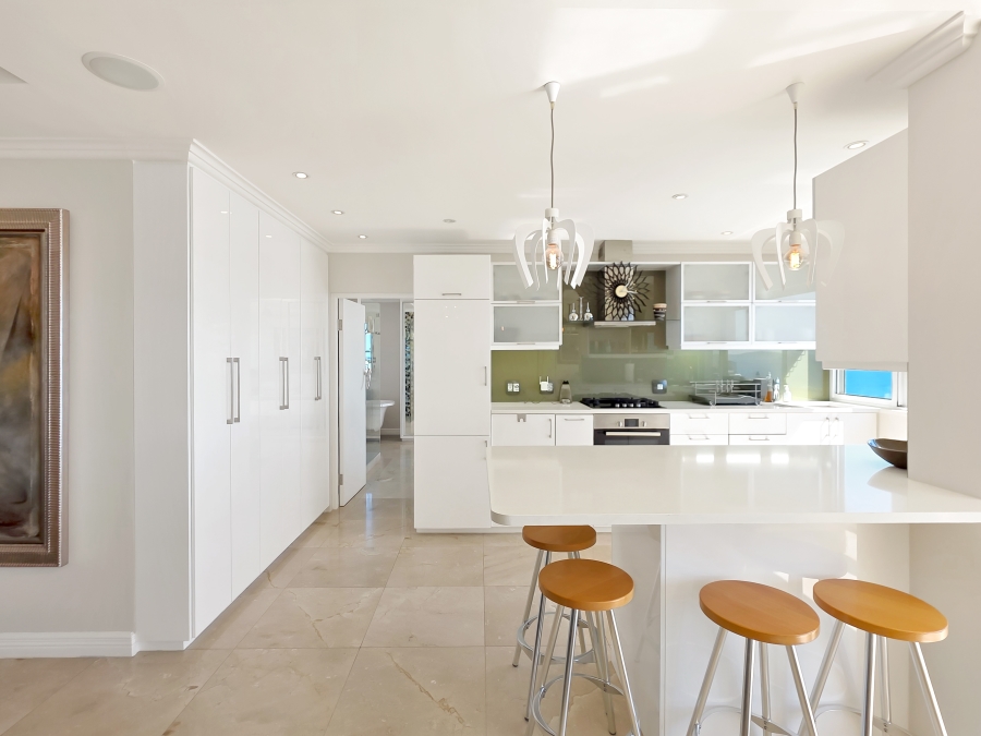 To Let 2 Bedroom Property for Rent in Sea Point Western Cape